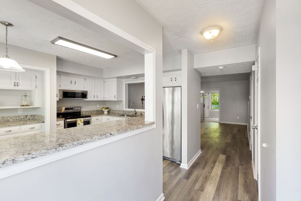 15 Otsego Dr - Photo 3 of 13