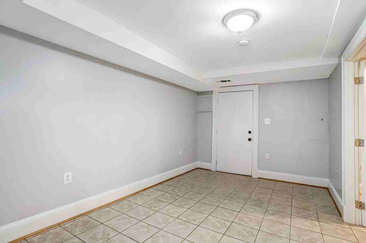 7135 Georgia Ave Nw - Photo 3 of 31