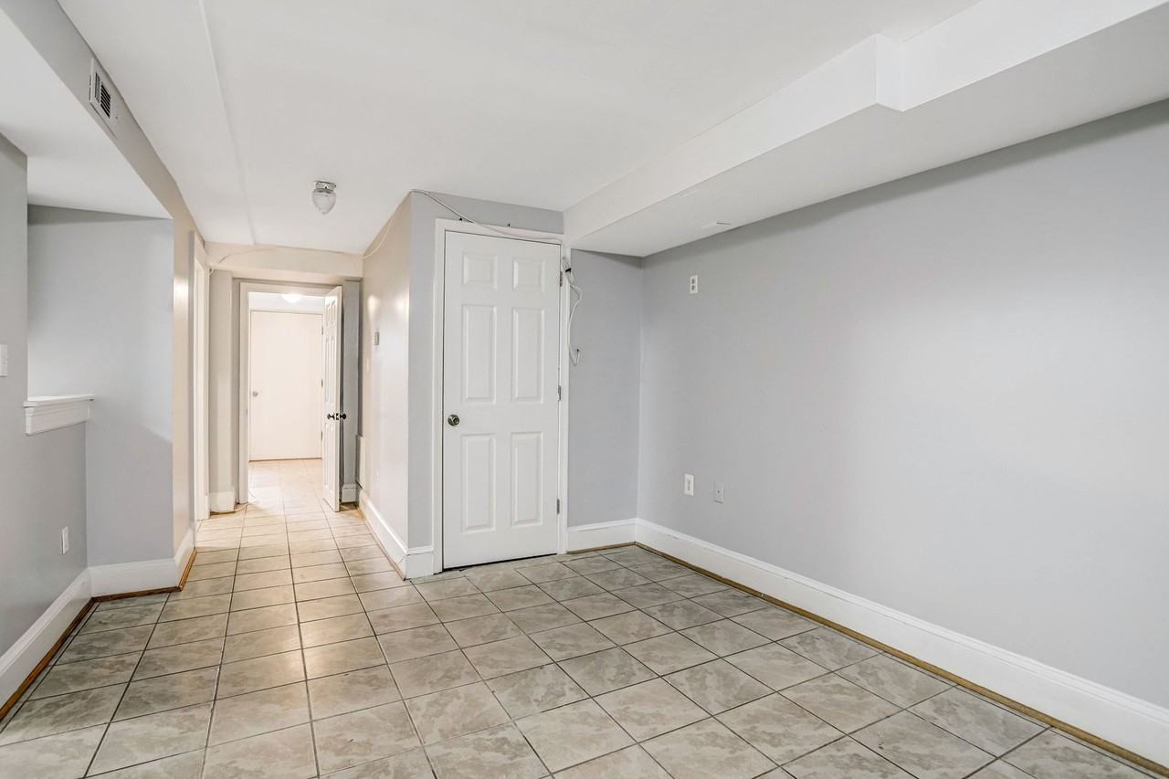 7135 Georgia Ave Nw - Photo 6 of 31
