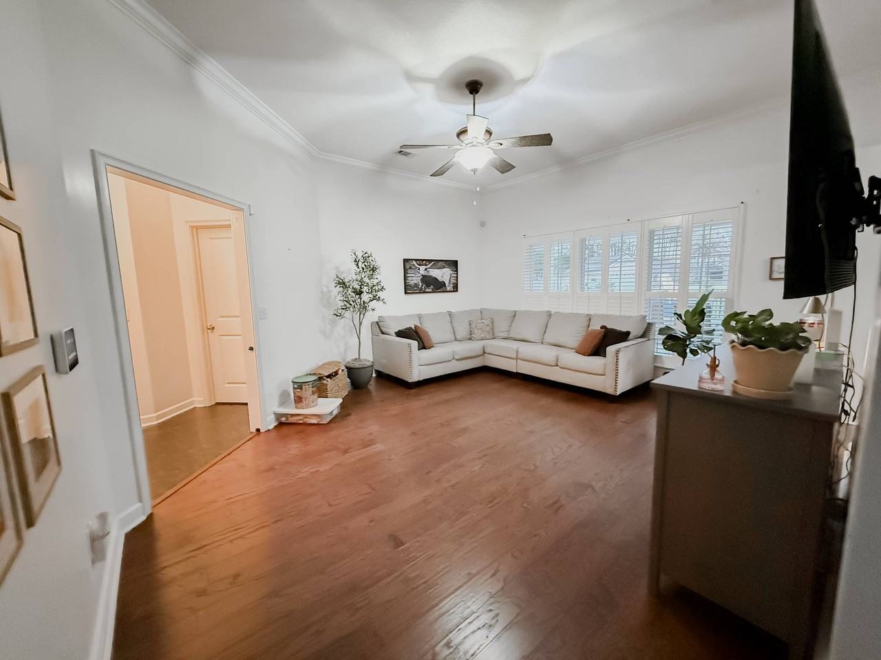 151 Manchester Ct - Photo 5 of 9