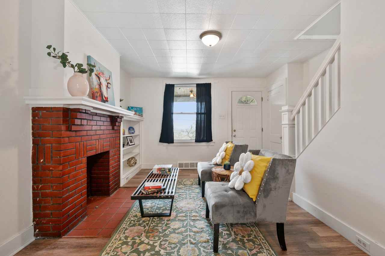 2241 Hawthorne Ave #1 - Photo 4 of 20