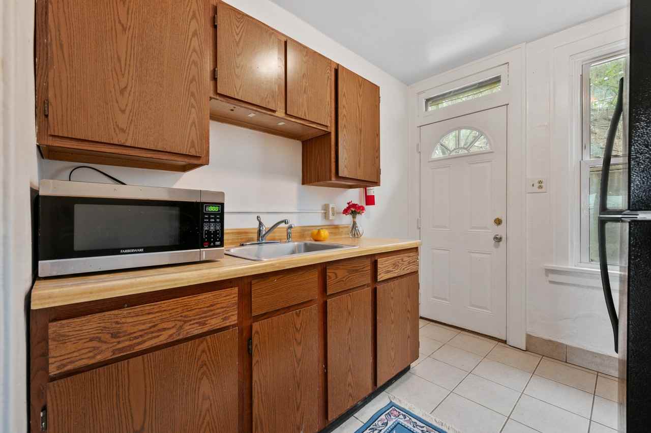 2241 Hawthorne Ave #1 - Photo 7 of 20