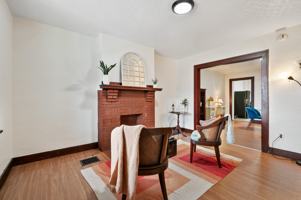 featured image of 2241 1/2 Hawthorne Ave #1