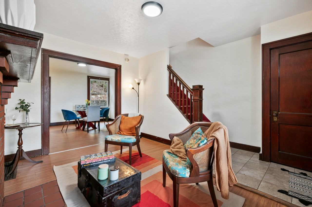 2241 1/2 Hawthorne Ave #1 - Photo 2 of 18