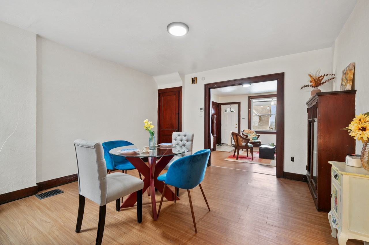 2241 1/2 Hawthorne Ave #1 - Photo 7 of 18