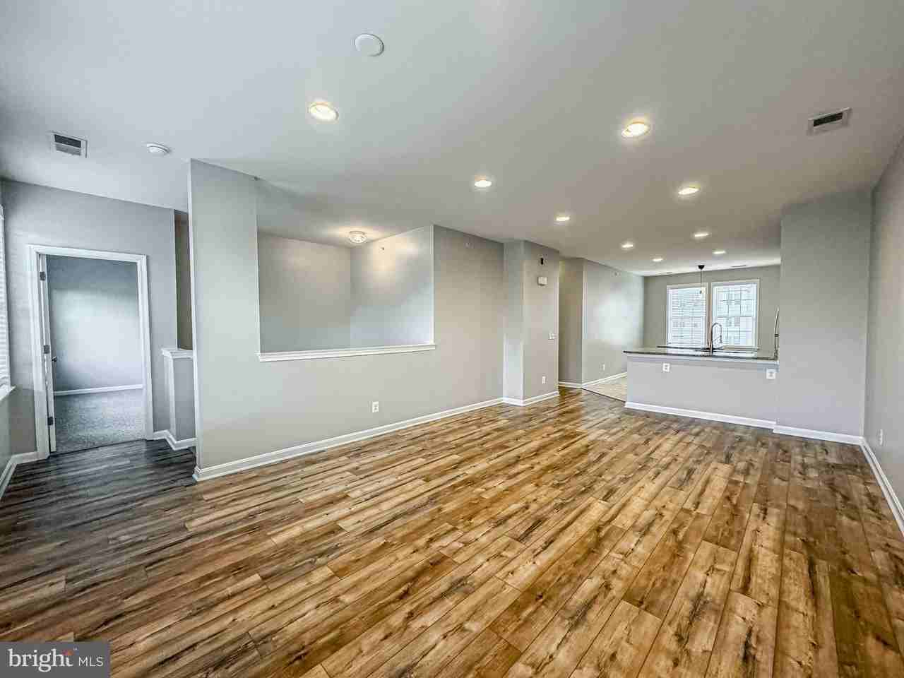 42212 Water Iris Ter #42212 - Photo 3 of 21