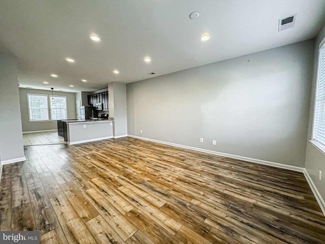 42212 Water Iris Ter #42212 - Photo 4 of 21