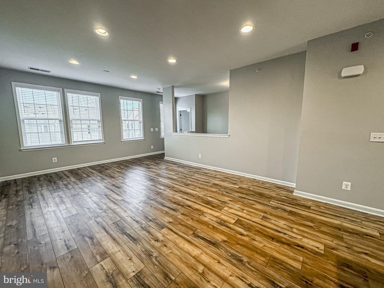 42212 Water Iris Ter #42212 - Photo 5 of 21