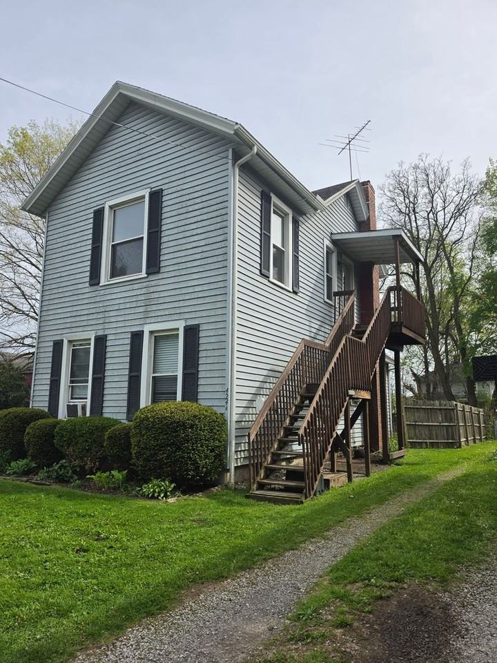 424 1/2 Stinaff St - Photo 2 of 10