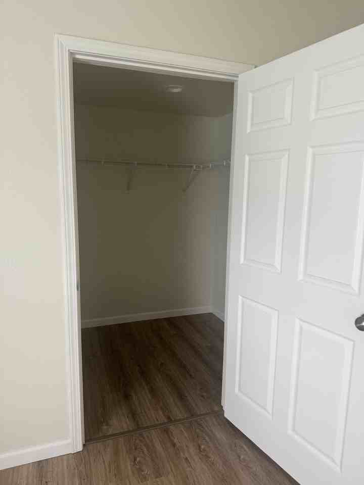 402 N Pine St #1 - Photo 3 of 6