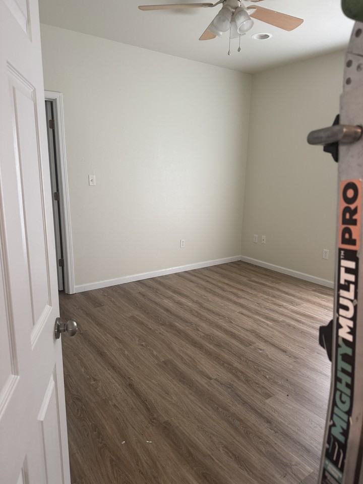 402 N Pine St #1 - Photo 4 of 6