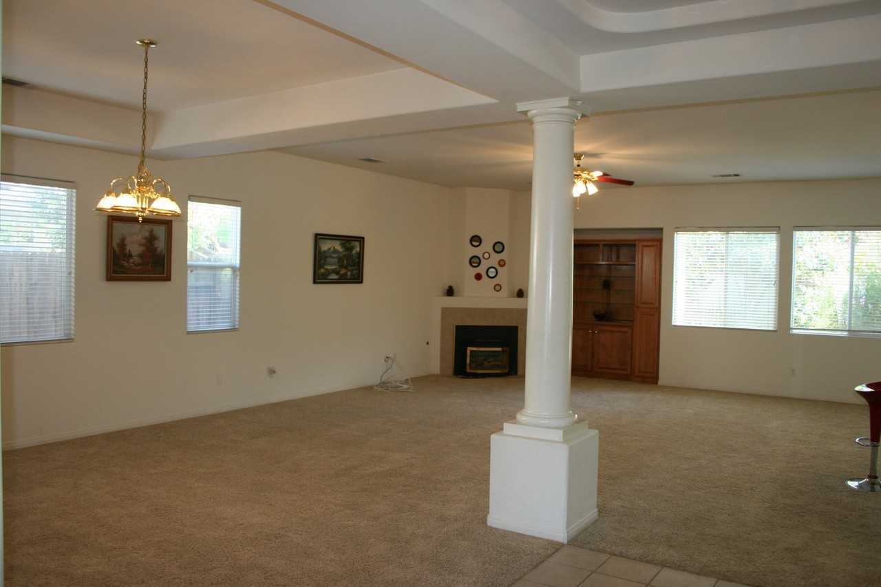 11917 Roaring River Ave - Photo 2 of 13