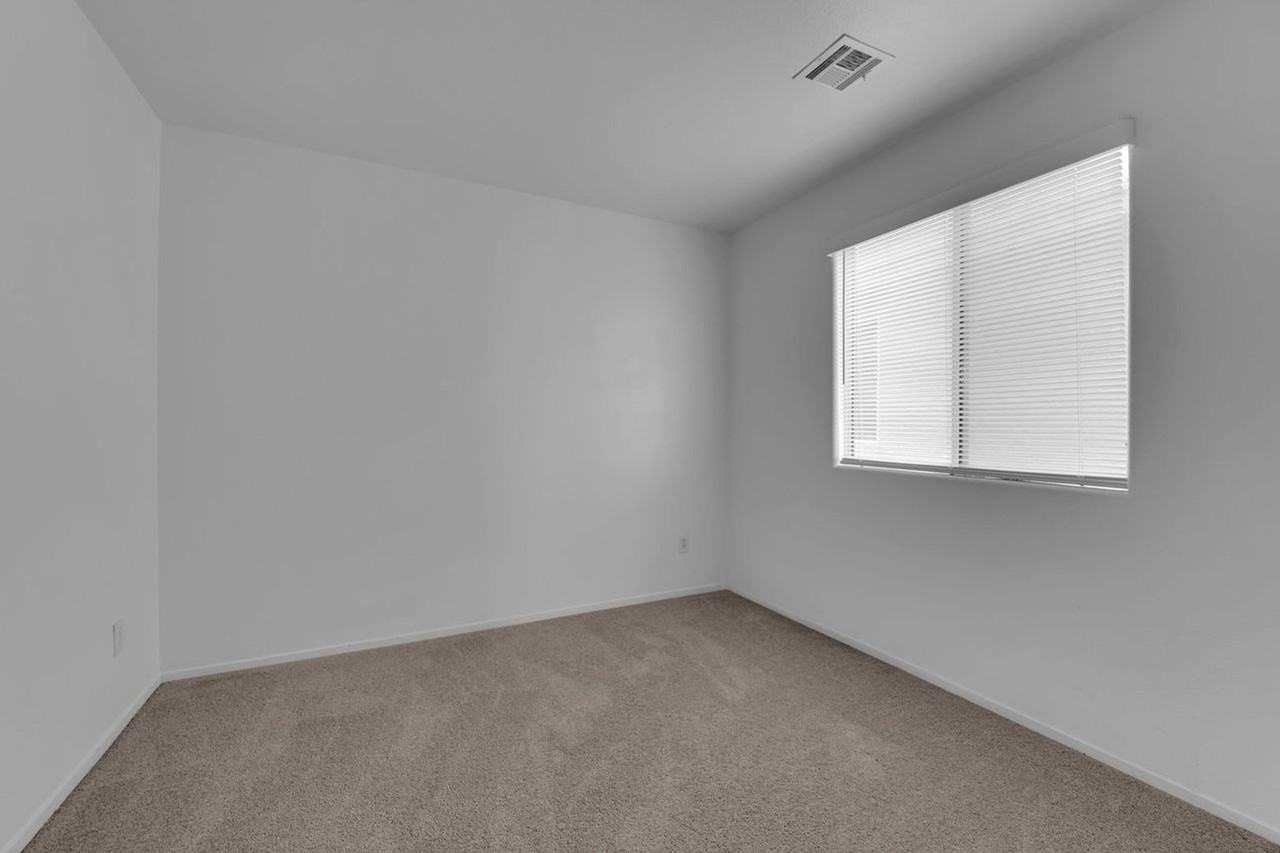 813 E La Madre Way - Photo 3 of 18