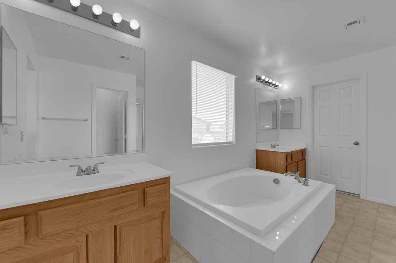 813 E La Madre Way - Photo 4 of 18