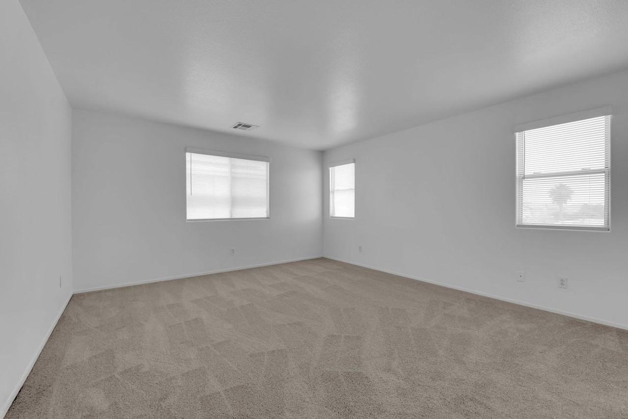 813 E La Madre Way - Photo 7 of 18