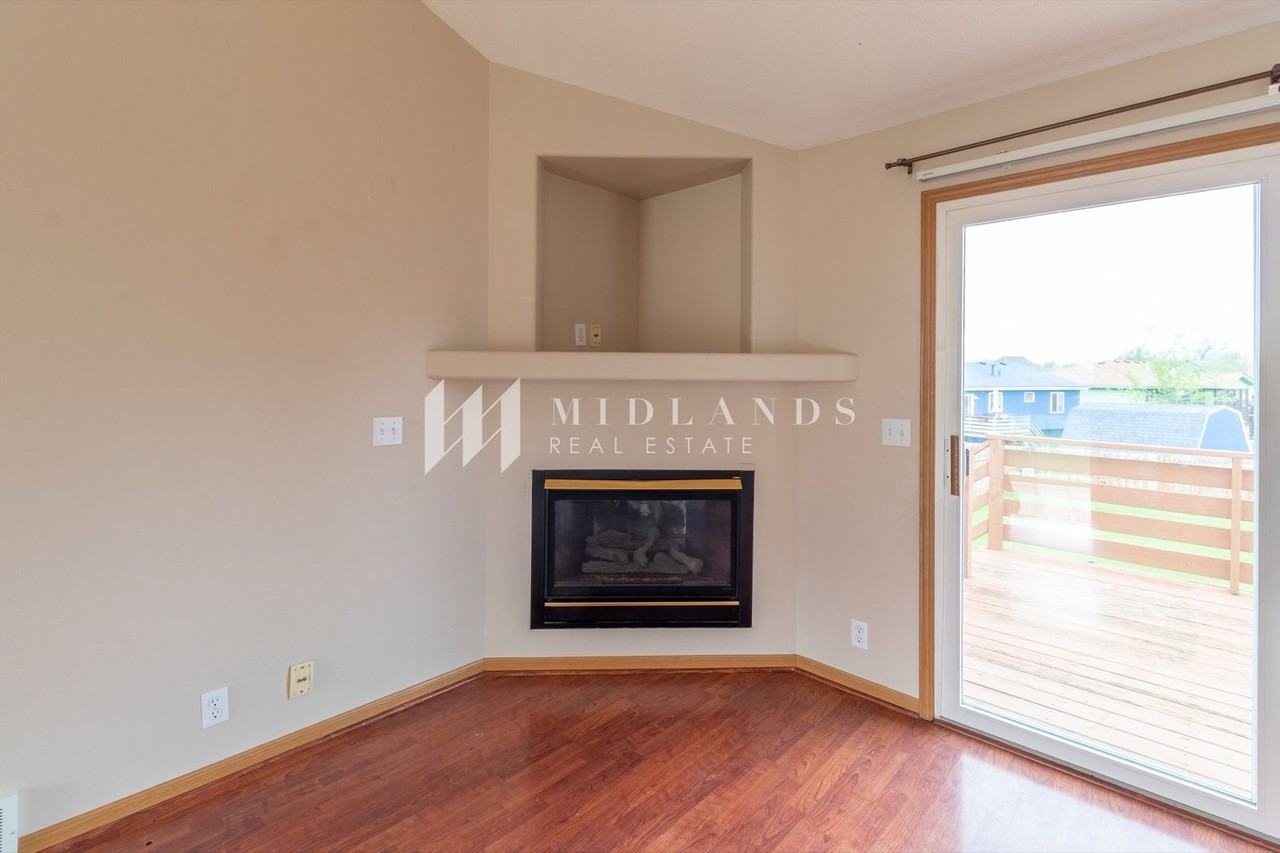 3220 Chad Ave - Photo 3 of 17