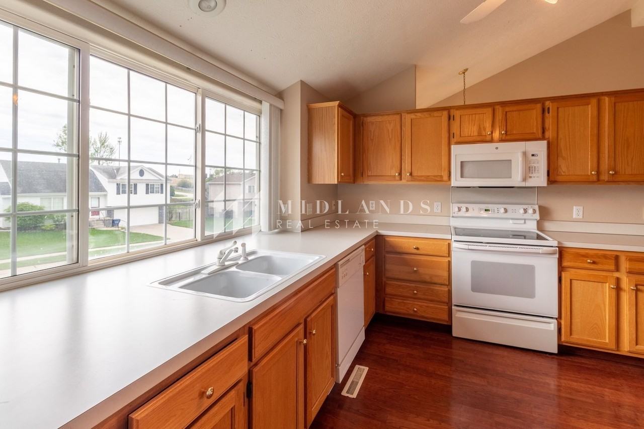 3220 Chad Ave - Photo 6 of 17