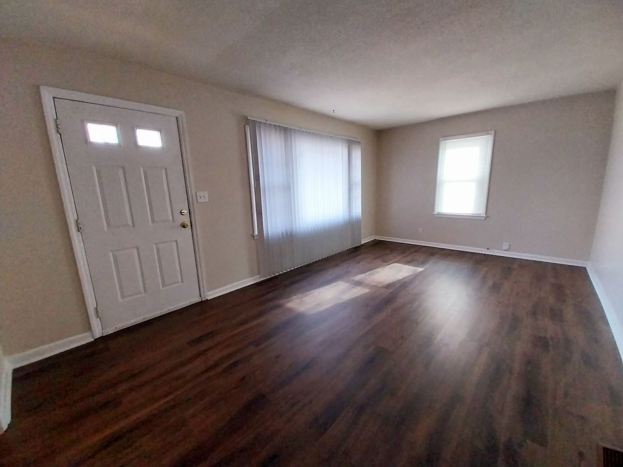 1714 N Pearl St - Photo 2 of 17