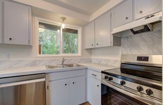 Heenan 2918-2920 - Photo 1 of 1