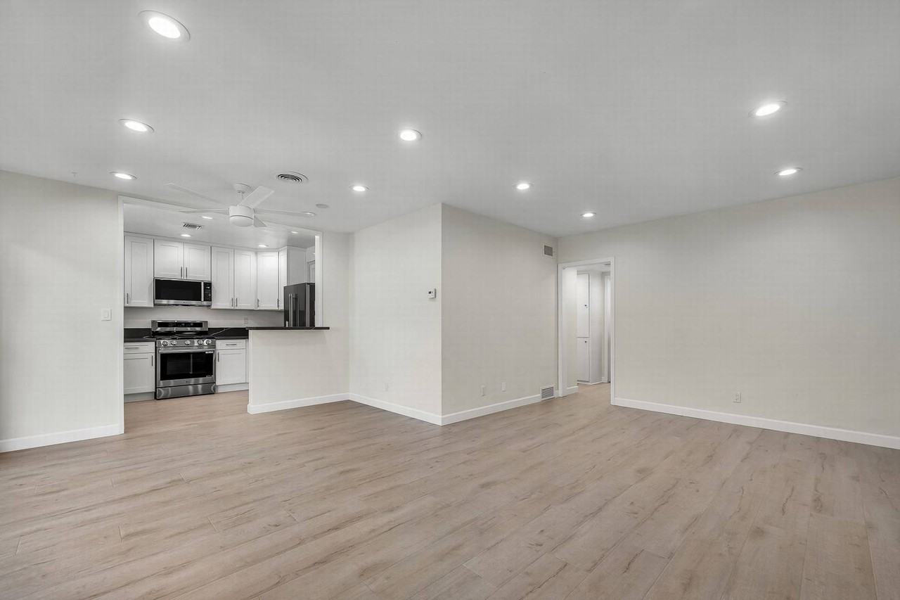 1361 N Laurel Ave #15 - Photo 2 of 16
