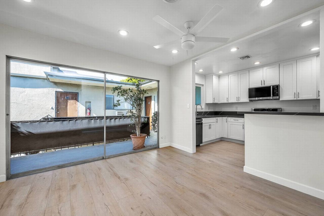 1361 N Laurel Ave #15 - Photo 5 of 16