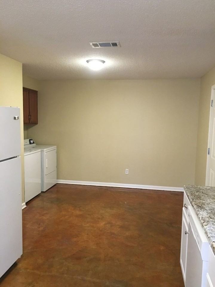 812 Greenwood Dr - Photo 3 of 6