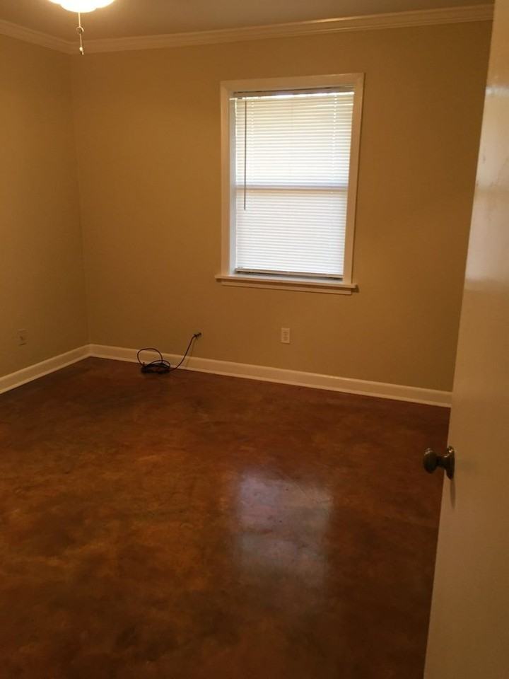 812 Greenwood Dr - Photo 4 of 6