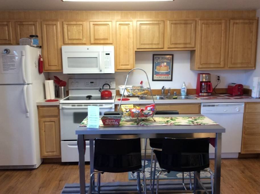 Cowen Park Apartments - Photo 2 of 19