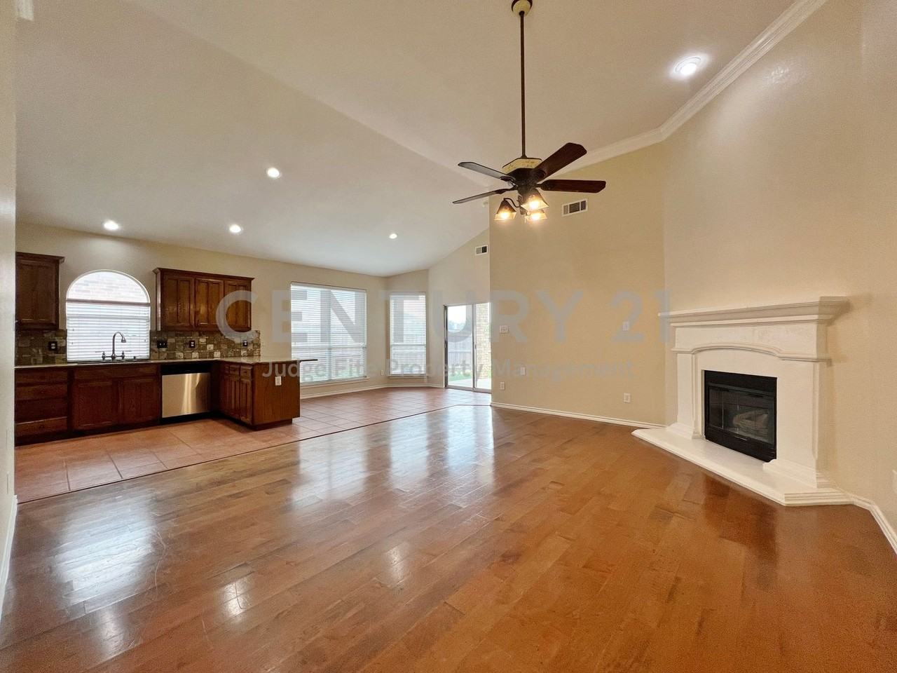 9844 Tehama Ridge Pkwy - Photo 2 of 11