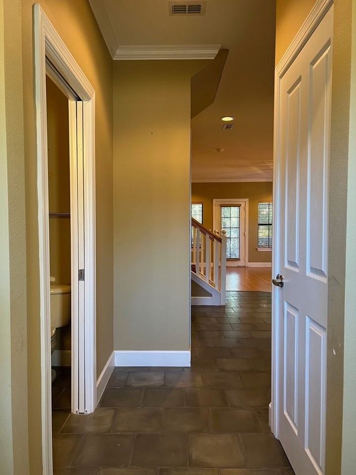 38 Southhaven Cir - Photo 2 of 29