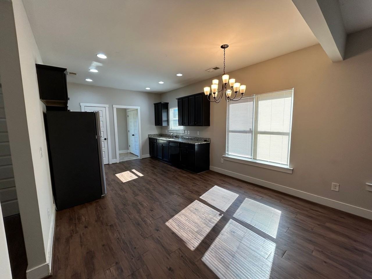 6214 Cathwick Dr - Photo 5 of 40