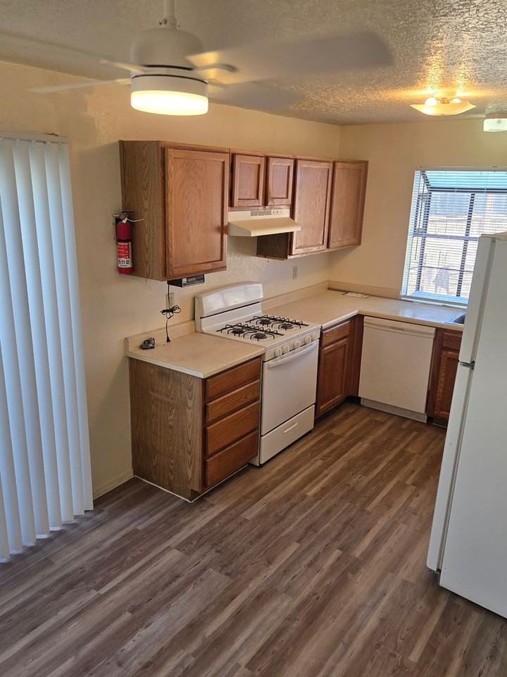 11115 Sidney Ave Ne - Photo 6 of 11