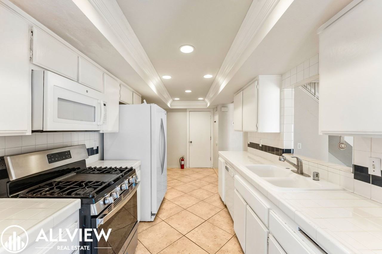 324 Plaza Estival - Photo 7 of 35