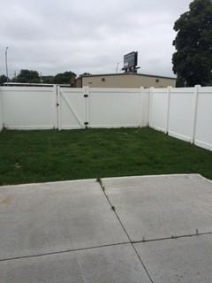 1124 S Pine St - Photo 2 of 6