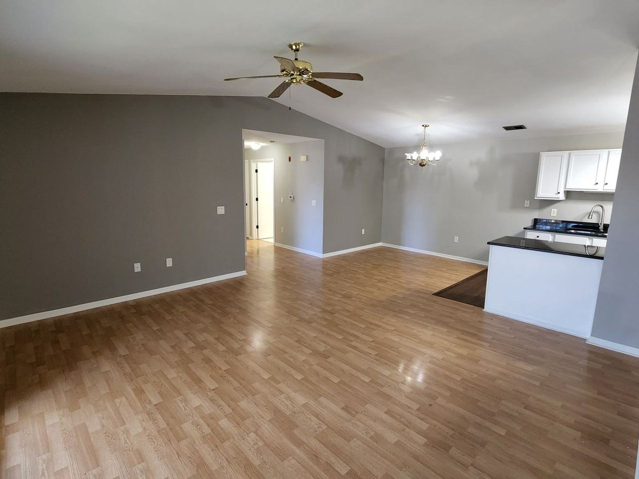 7301 98th Ave - Photo 3 of 23