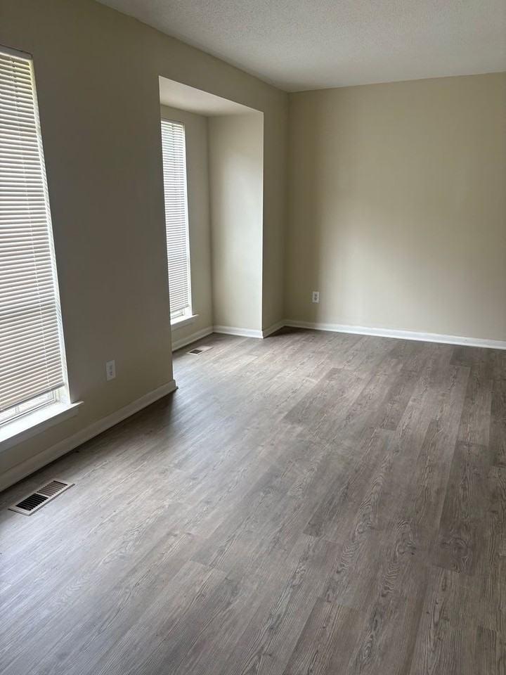 2700 6th St Ne - Photo 2 of 23