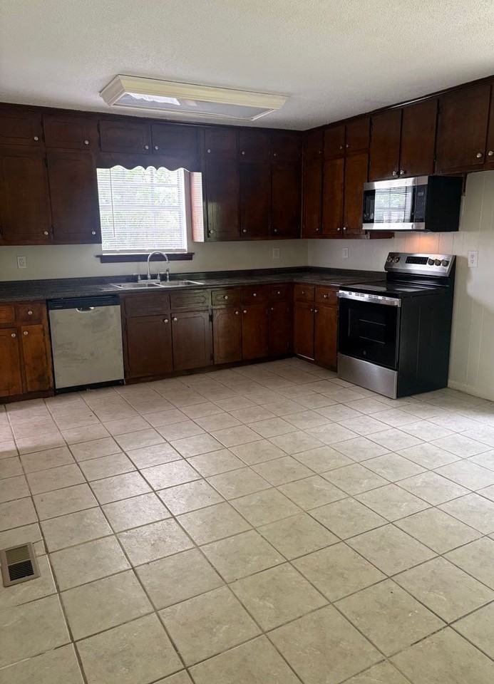 2700 6th St Ne - Photo 5 of 23