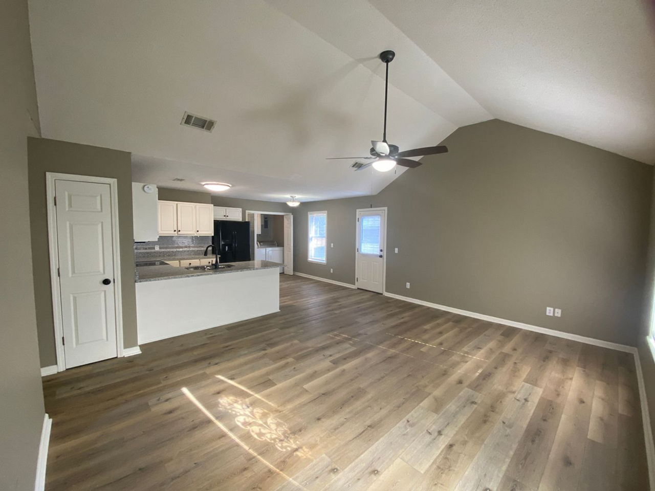 4 County Road 3077 - Photo 2 of 8