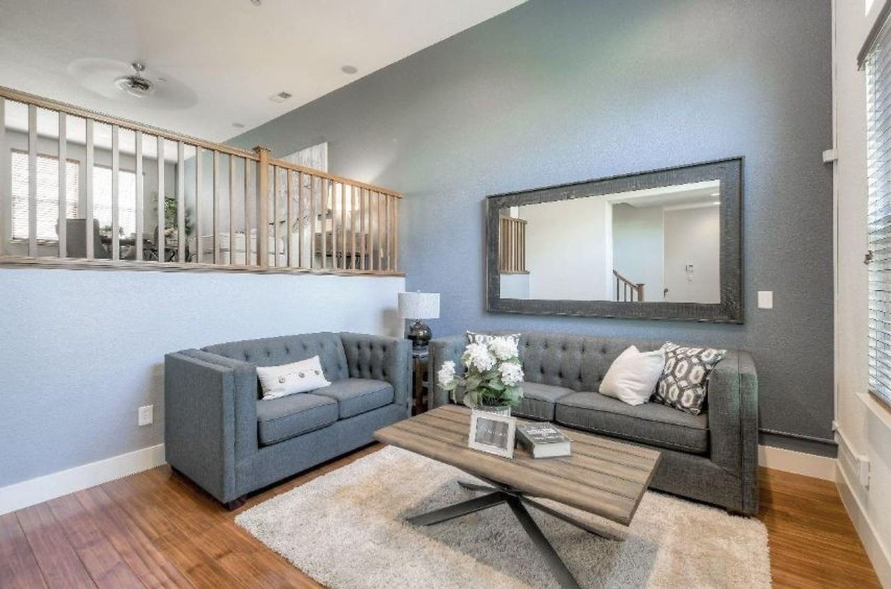 405 Washington Sq #19 - Photo 3 of 37