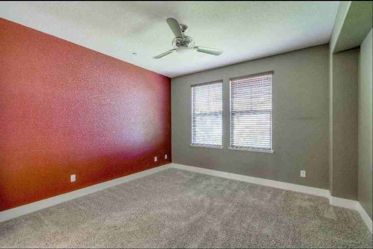 405 Washington Sq #19 - Photo 3 of 37