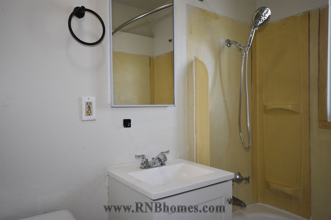 2101 Bell Ave #4 - Photo 6 of 8