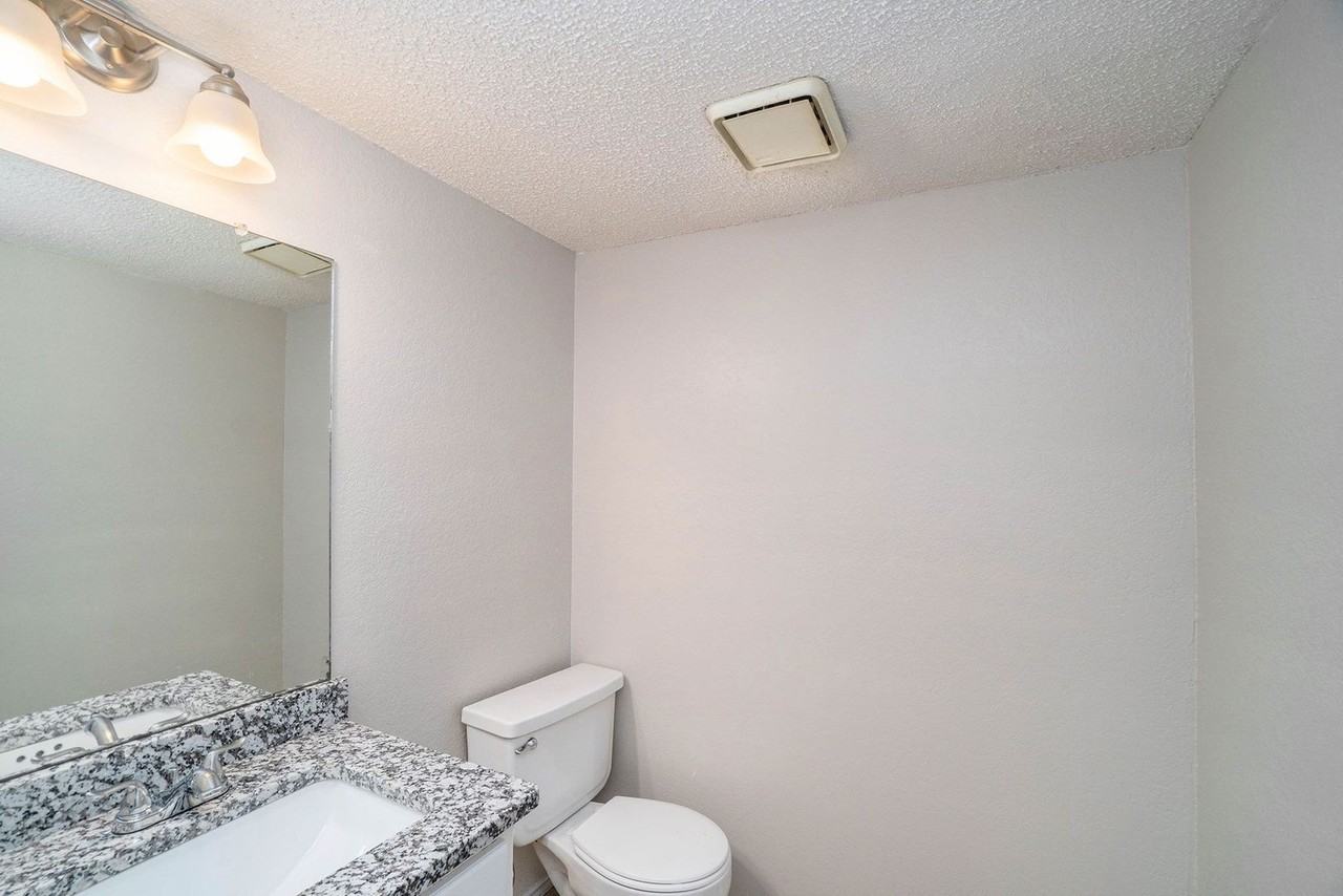 3301 Aurora St - Photo 6 of 21