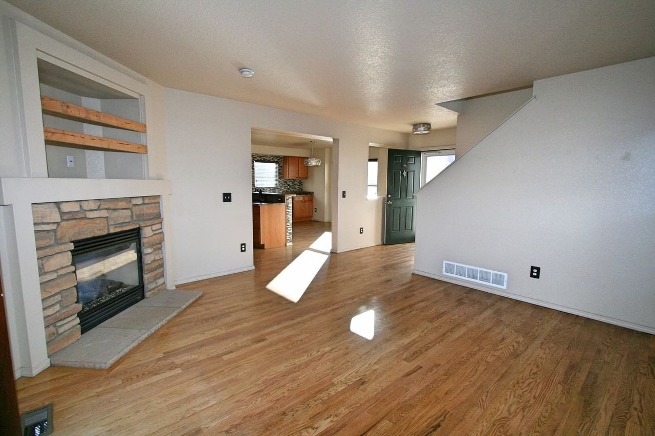 7665 Firehawk Ln - Photo 7 of 20