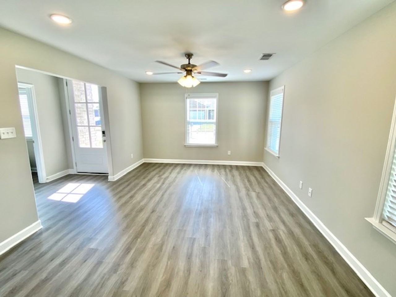 8868 Kimberly Dawn Dr - Photo 4 of 10