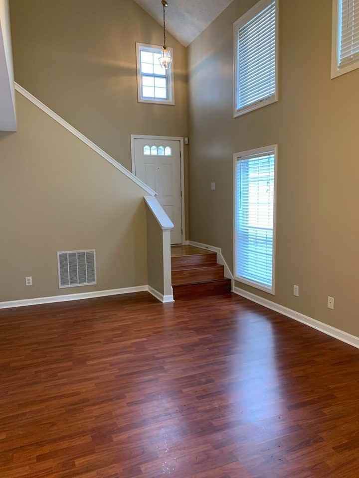 835 Camelon Ct - Photo 5 of 33