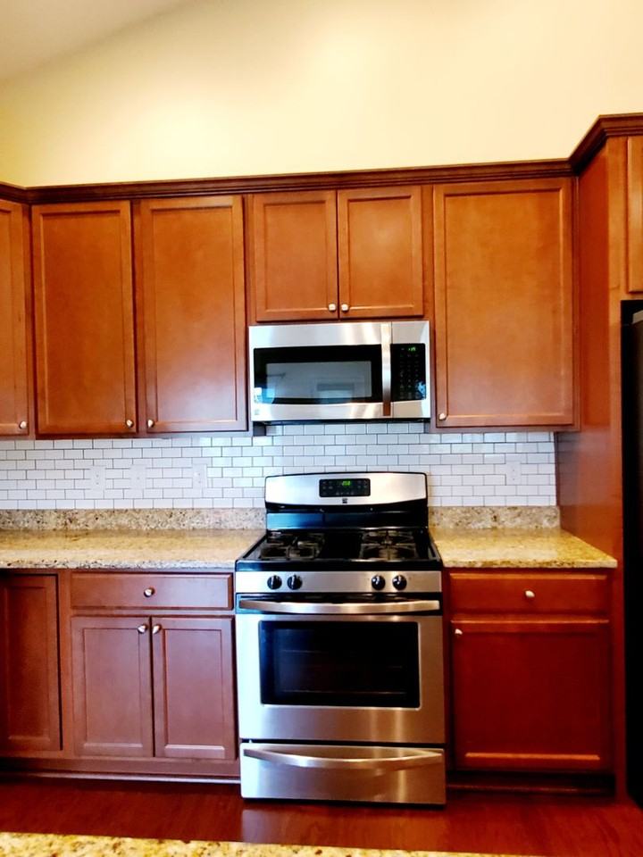 504 Cedar Lakes Dr - Photo 3 of 30