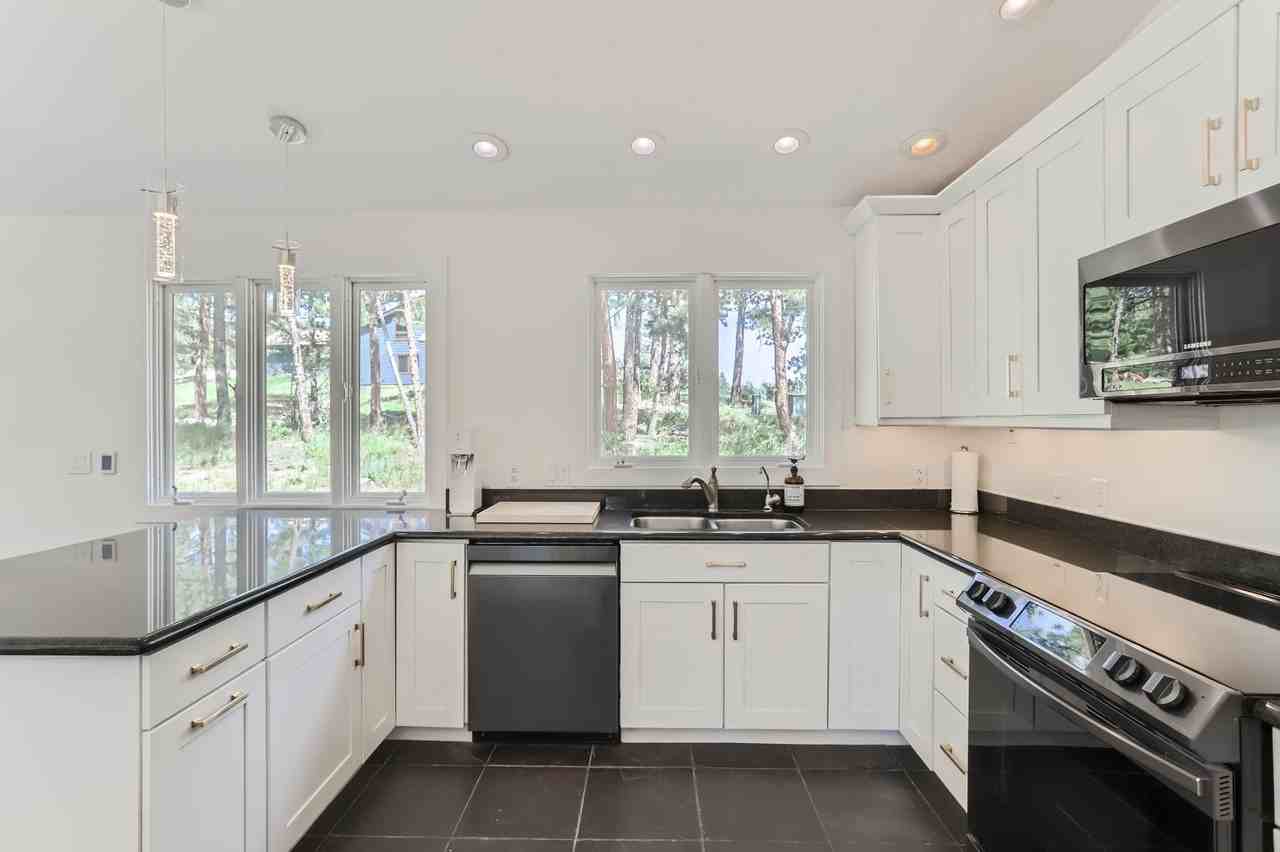 215 Broken Fence Rd - Photo 5 of 31