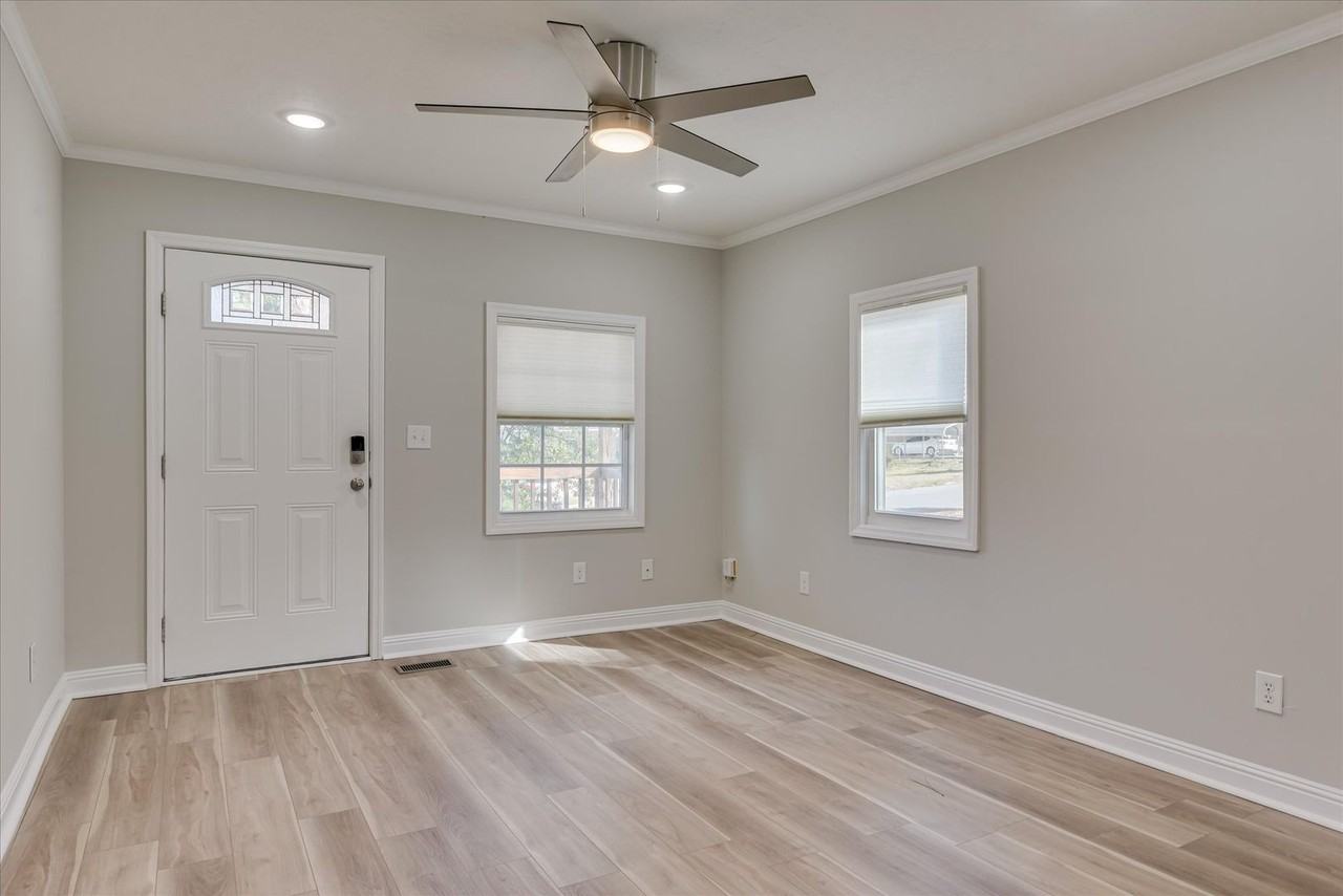 2818 Hazel St - Photo 7 of 22