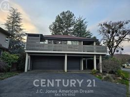 featured image of 144 Black Oak Dr