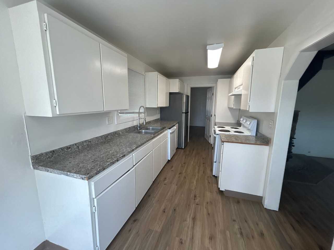 2950 Tarmac Rd - Photo 4 of 17